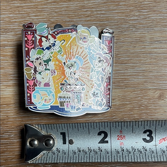 Authentic Disney ⭐️ Jiminy Cricket Silver Enamel Pin with Iconic Characters - Picture 7 of 8